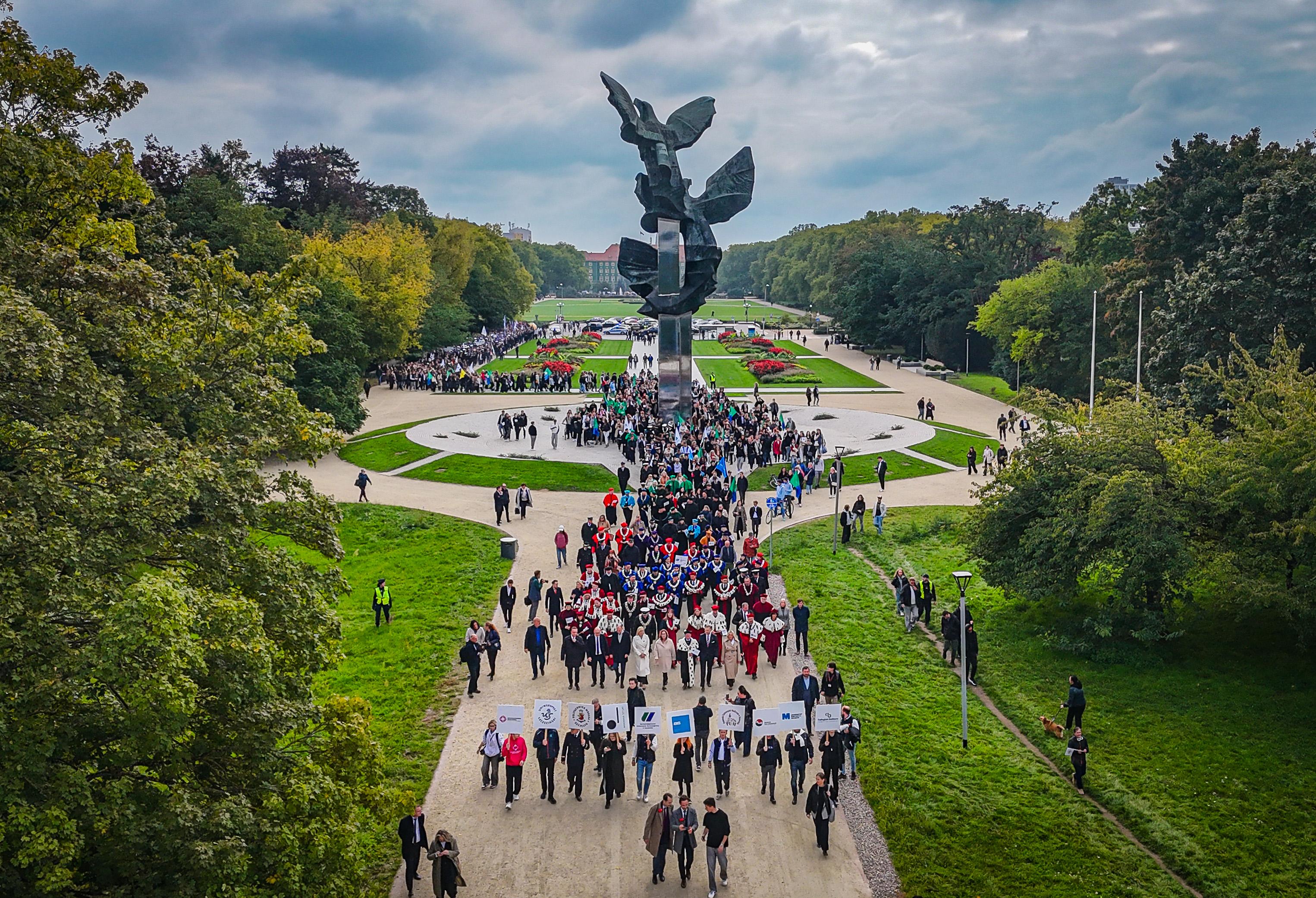 Spacerek na Uniwerek